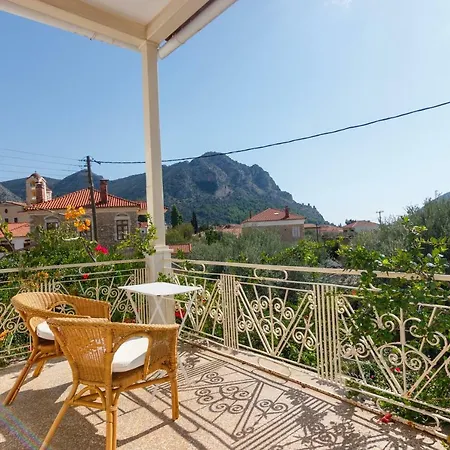 Traditional House Λεωνίδιο